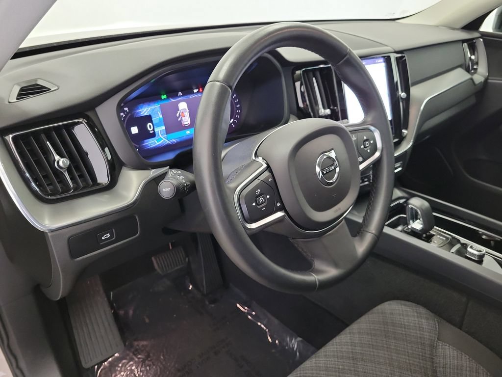 Used 2024 Volvo XC60 B5 Core AWD/4WD image 21