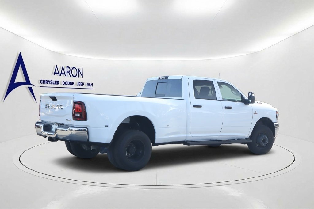 New 2026 RAM 3500 Tradesman AWD/4WD image 4