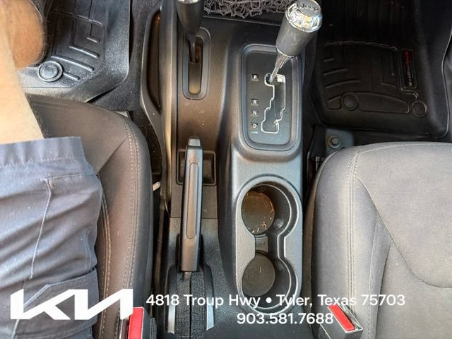 Used 2014 Jeep Wrangler Unlimited Sport w/ Connectivity Group AWD/4WD image 20