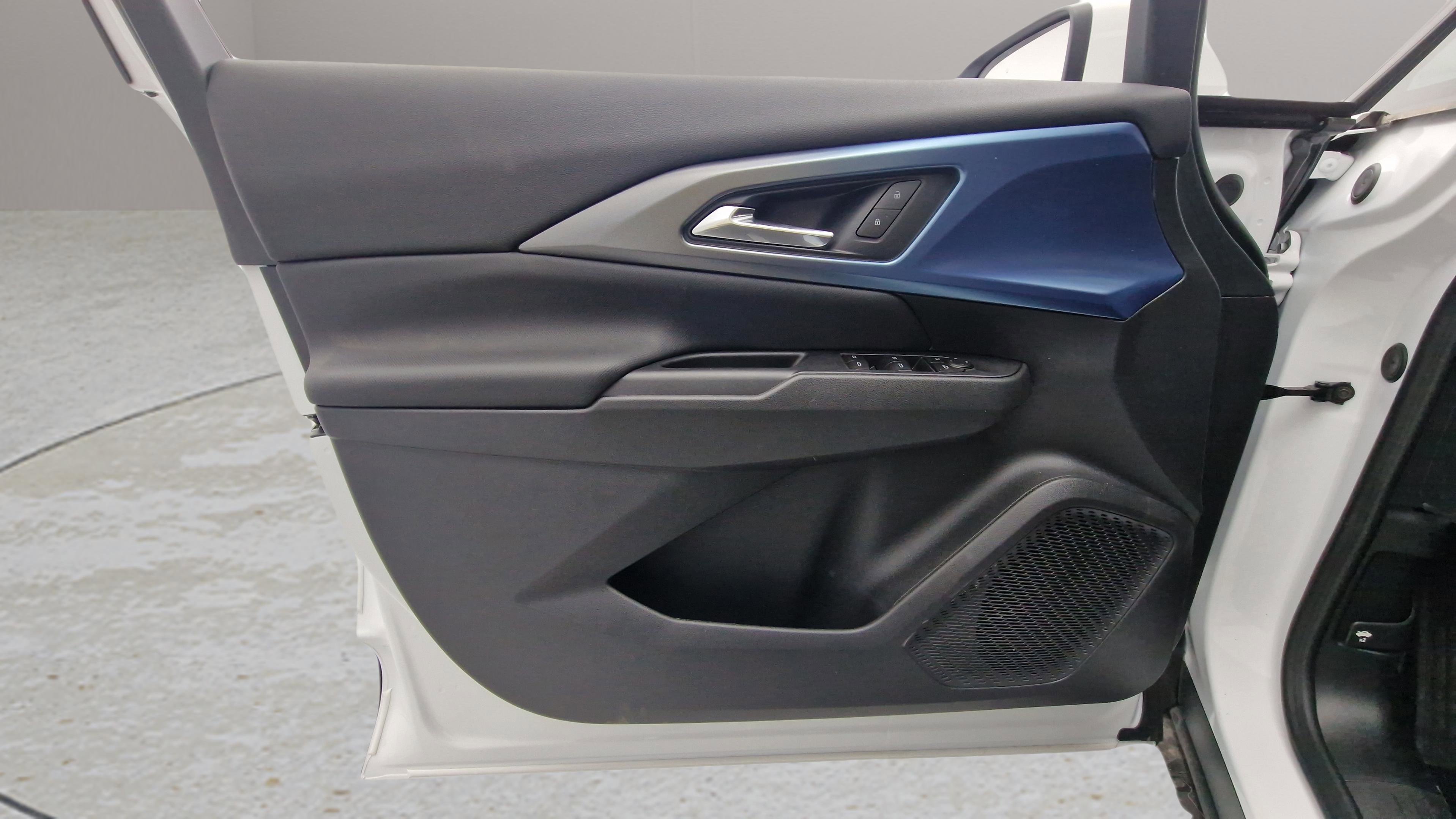 New 2026 Chevrolet Equinox EV LT image 12