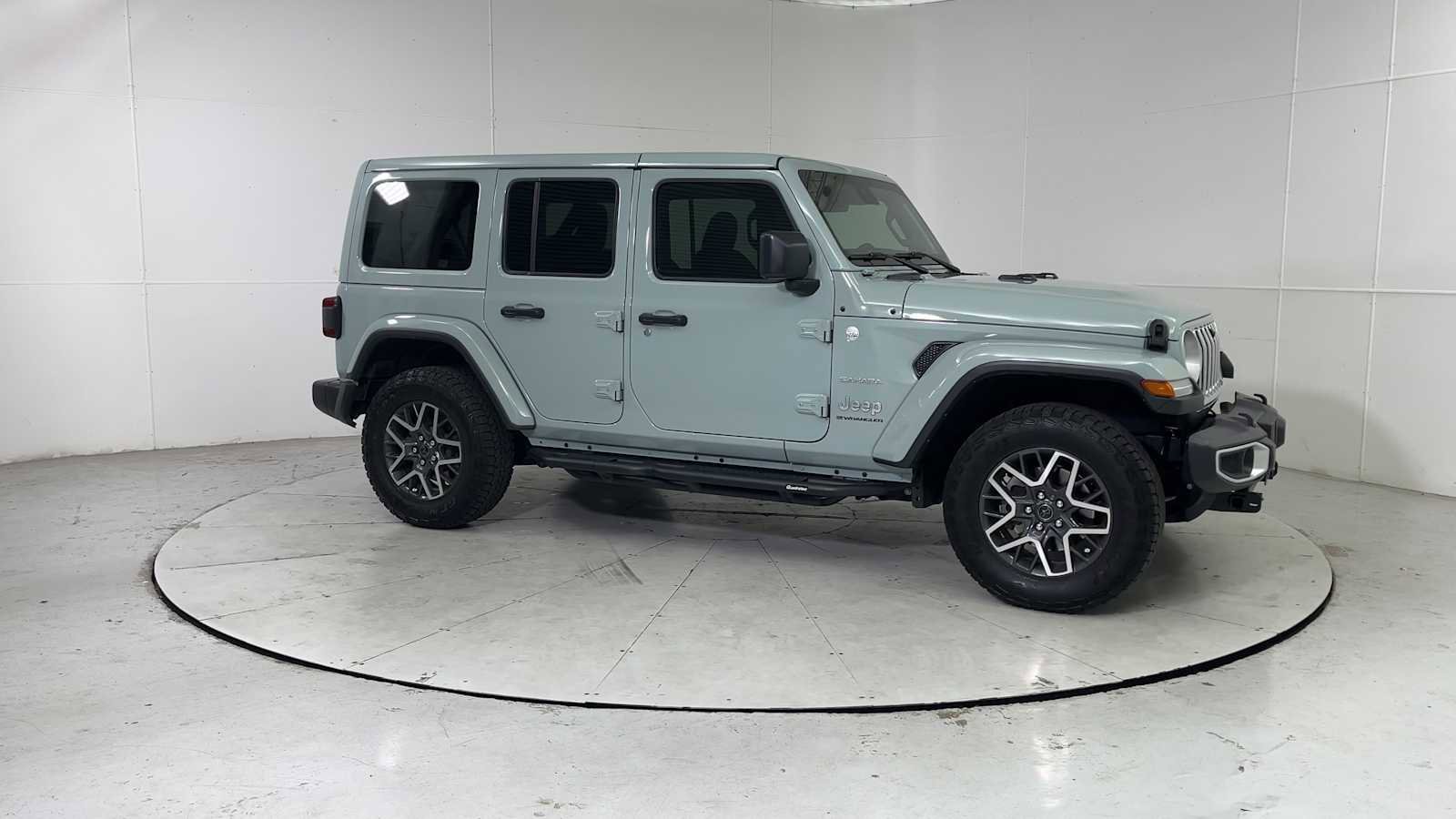 Used 2024 Jeep Wrangler Sahara w/ Technology Group image 7
