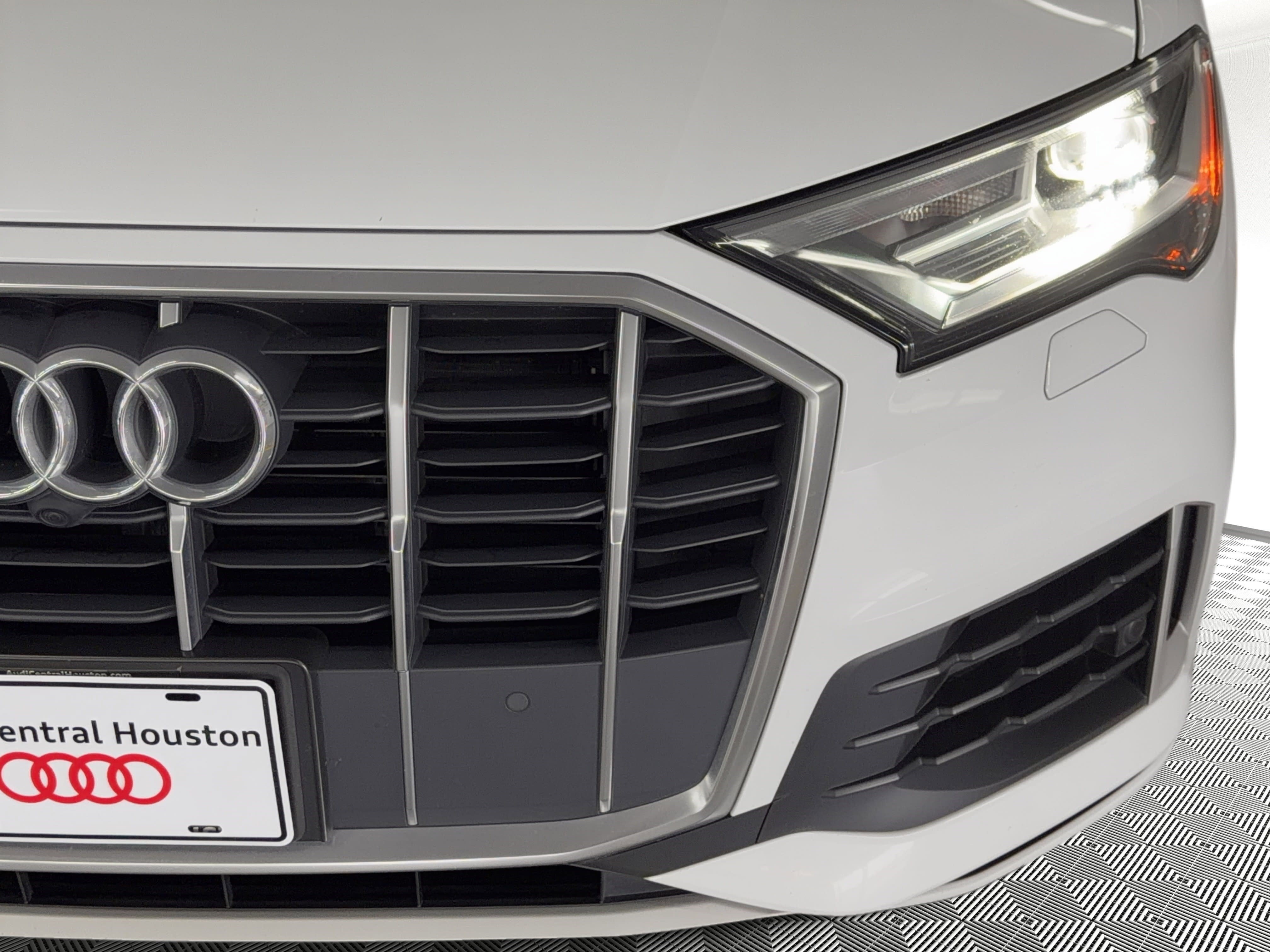 Used 2021 Audi Q7 2.0T Premium Plus AWD/4WD image 11