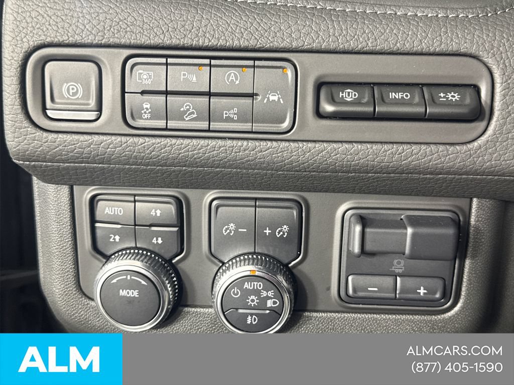 Used 2024 GMC Yukon Denali w/ Advanced Technology Package AWD/4WD image 31
