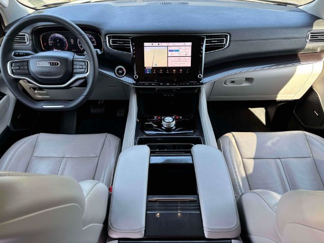 Used 2023 Jeep Wagoneer 4WD w/ Convenience Group I image 32