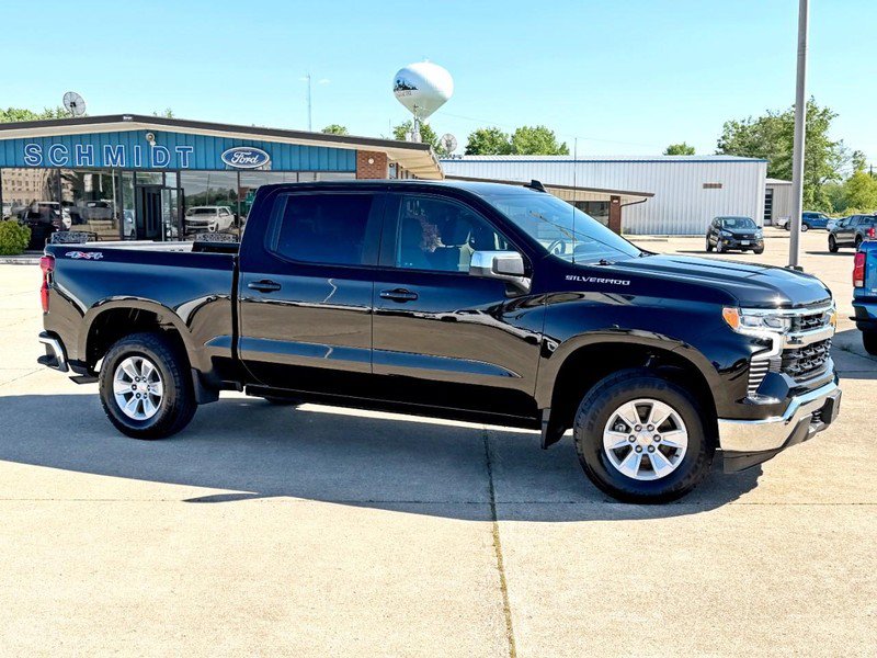 Used 2025 Chevrolet Silverado 1500 LT w/ Work Truck Package AWD/4WD image 3