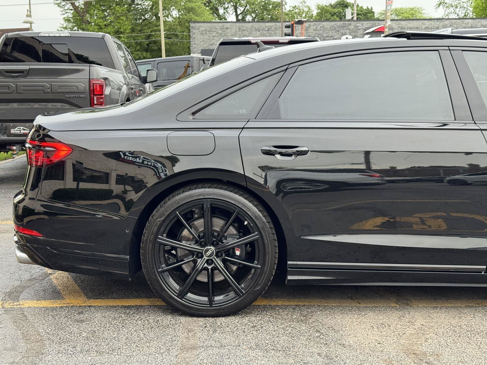Used 2022 Audi S8 AWD/4WD image 14
