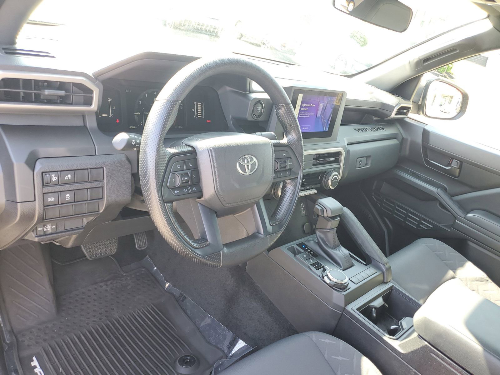 Certified 2025 Toyota Tacoma SR w/ SR Upgrade Package AWD/4WD image 9