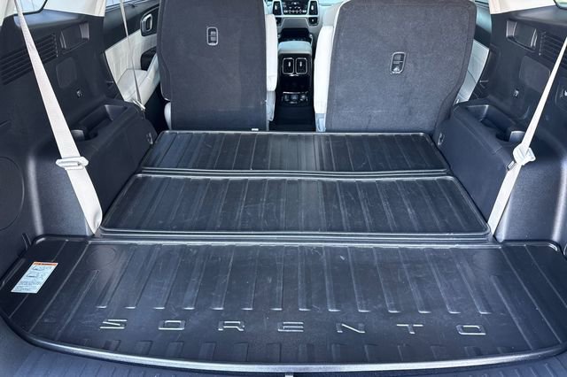 Certified 2023 Kia Sorento SX Prestige w/ Panoramic Sunroof Package AWD/4WD image 20
