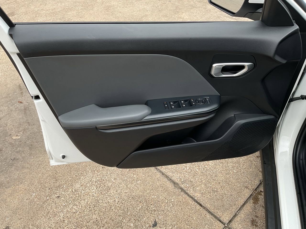 Used 2025 Kia K4 LXS image 13