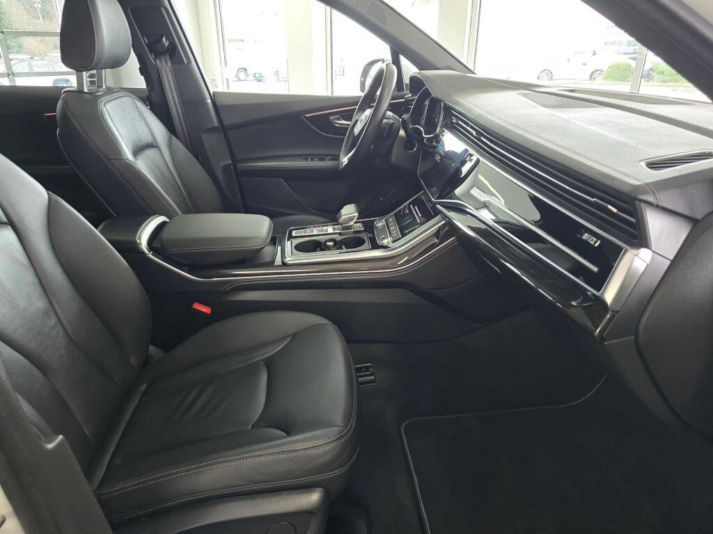 Used 2025 Audi Q7 3.0T Premium Plus AWD/4WD image 47