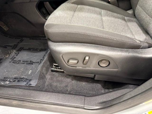 Used 2025 GMC Acadia Elevation image 13