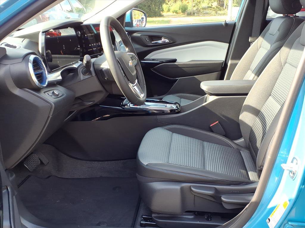 New 2026 Chevrolet Trax LT w/ Driver Confidence Package image 5