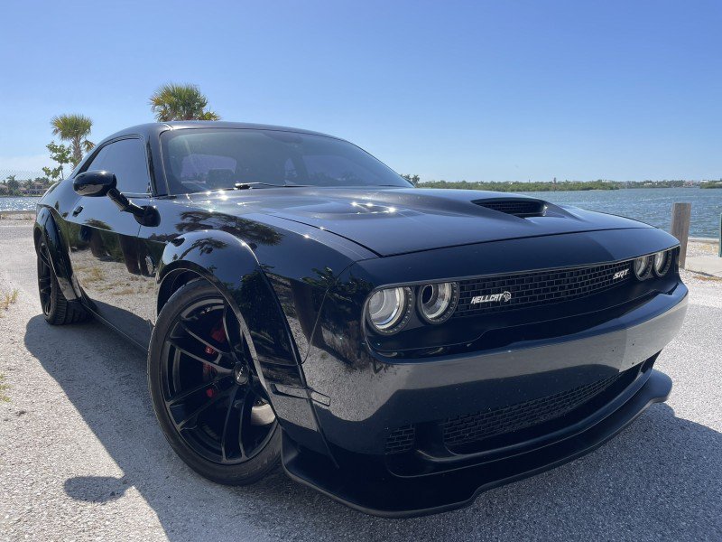 Used 2016 Dodge Challenger SRT Hellcat RWD image 36