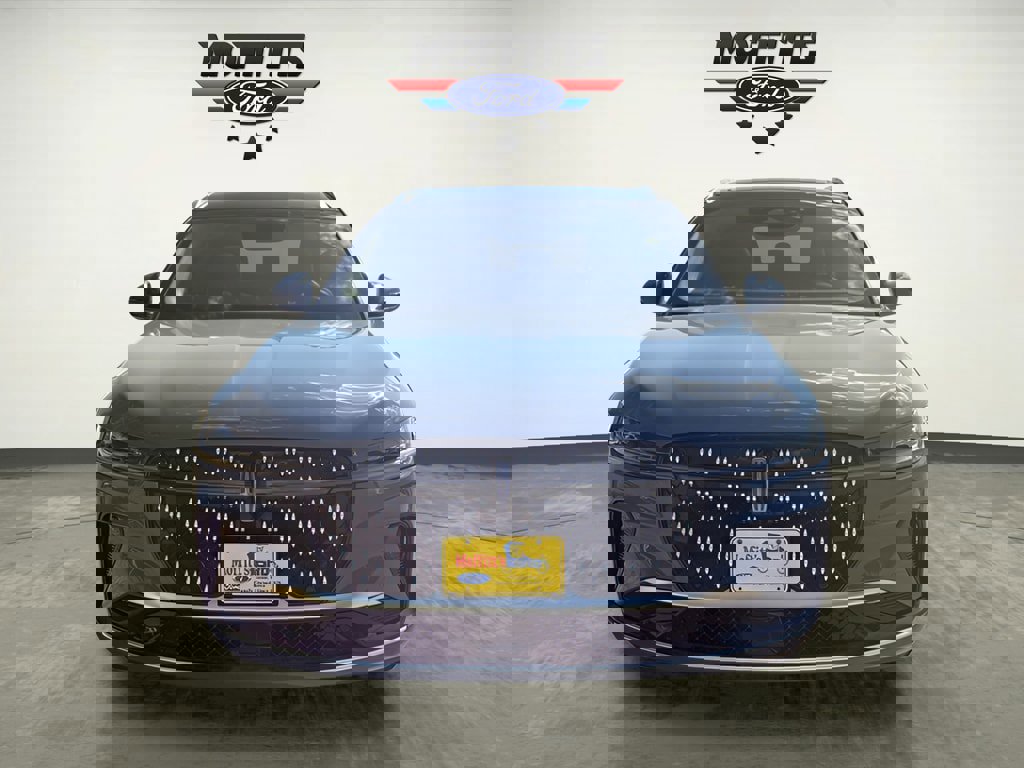 Used 2025 Lincoln Nautilus Reserve image 2