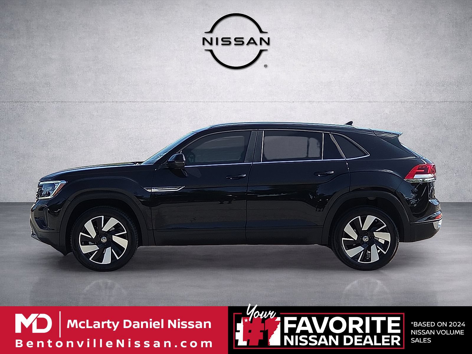Used 2024 Volkswagen Atlas Cross Sport SE AWD/4WD image 3