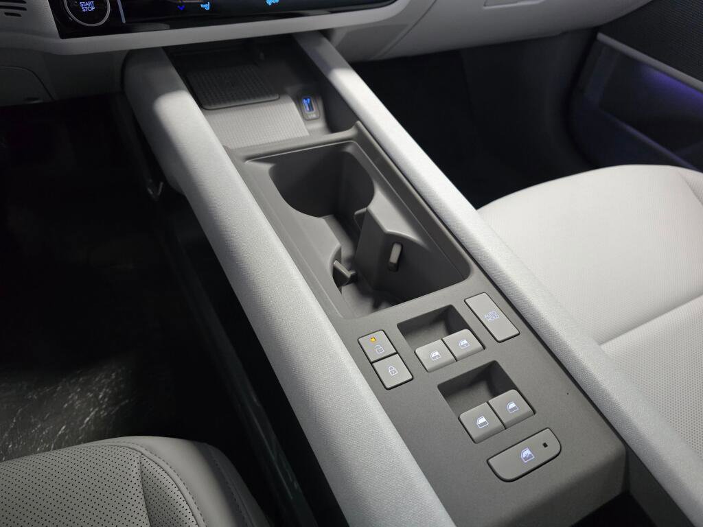 New 2025 Hyundai Ioniq 6 SEL image 32