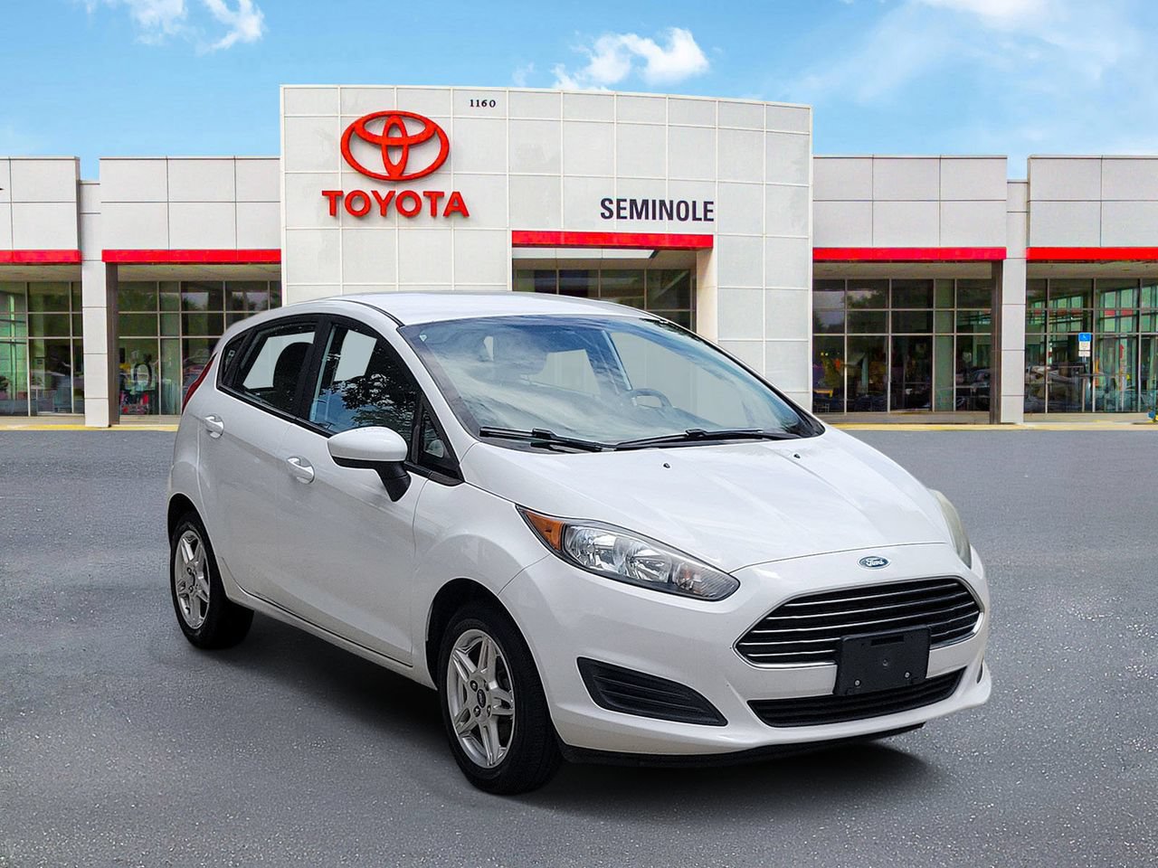 Used 2018 Ford Fiesta SE FWD image 2