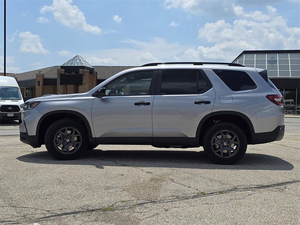 New 2025 Honda Pilot TrailSport image 16