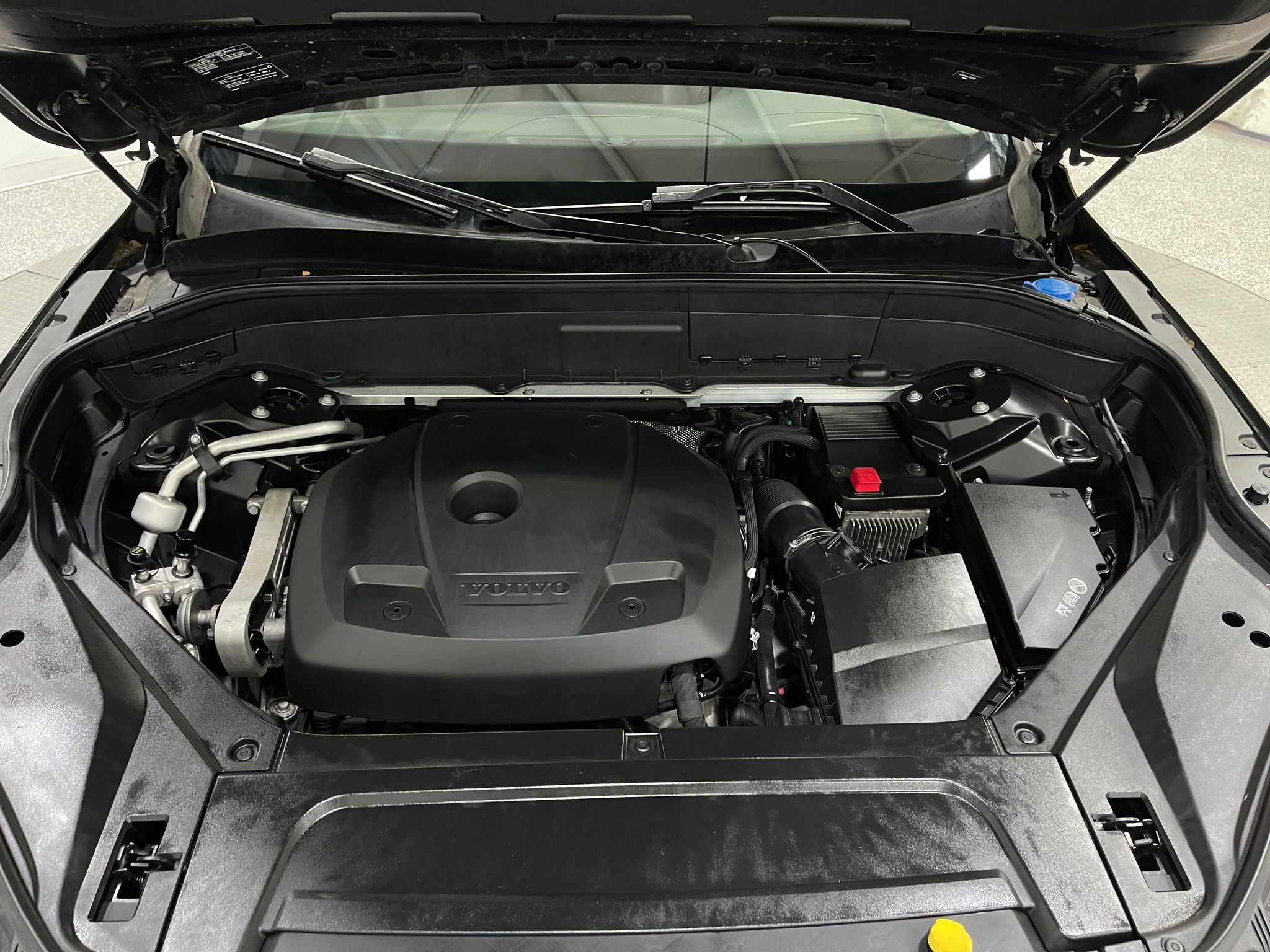 Used 2018 Volvo XC90 T5 Momentum w/ Convenience Package FWD image 26