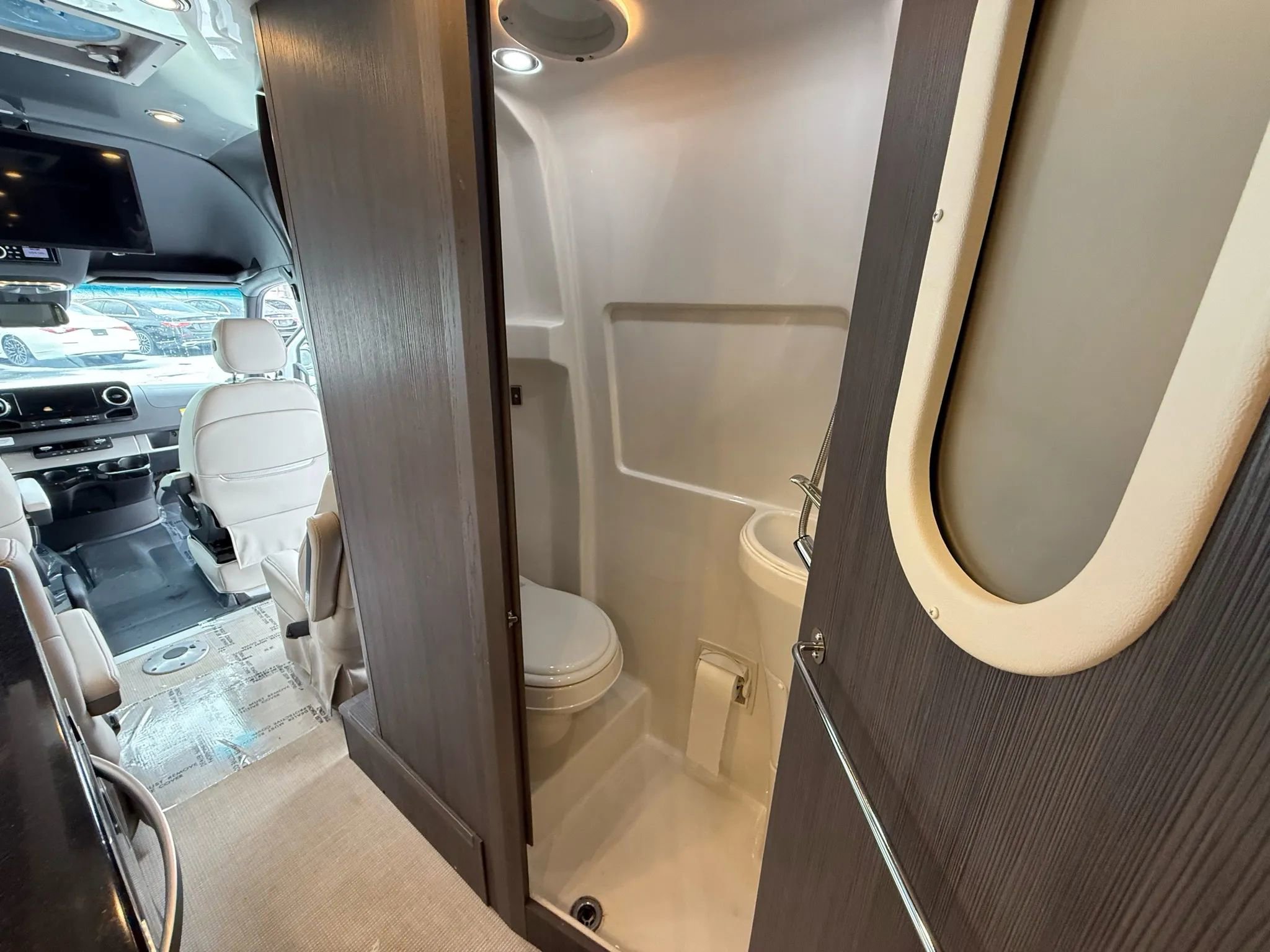 Used 2022 Mercedes-Benz Sprinter 3500 w/ Parking Package image 66