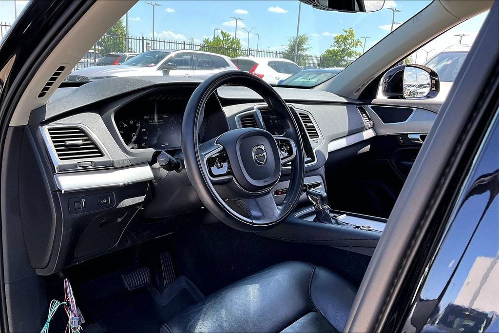 Used 2021 Volvo XC90 T5 Momentum w/ Climate Package FWD image 12