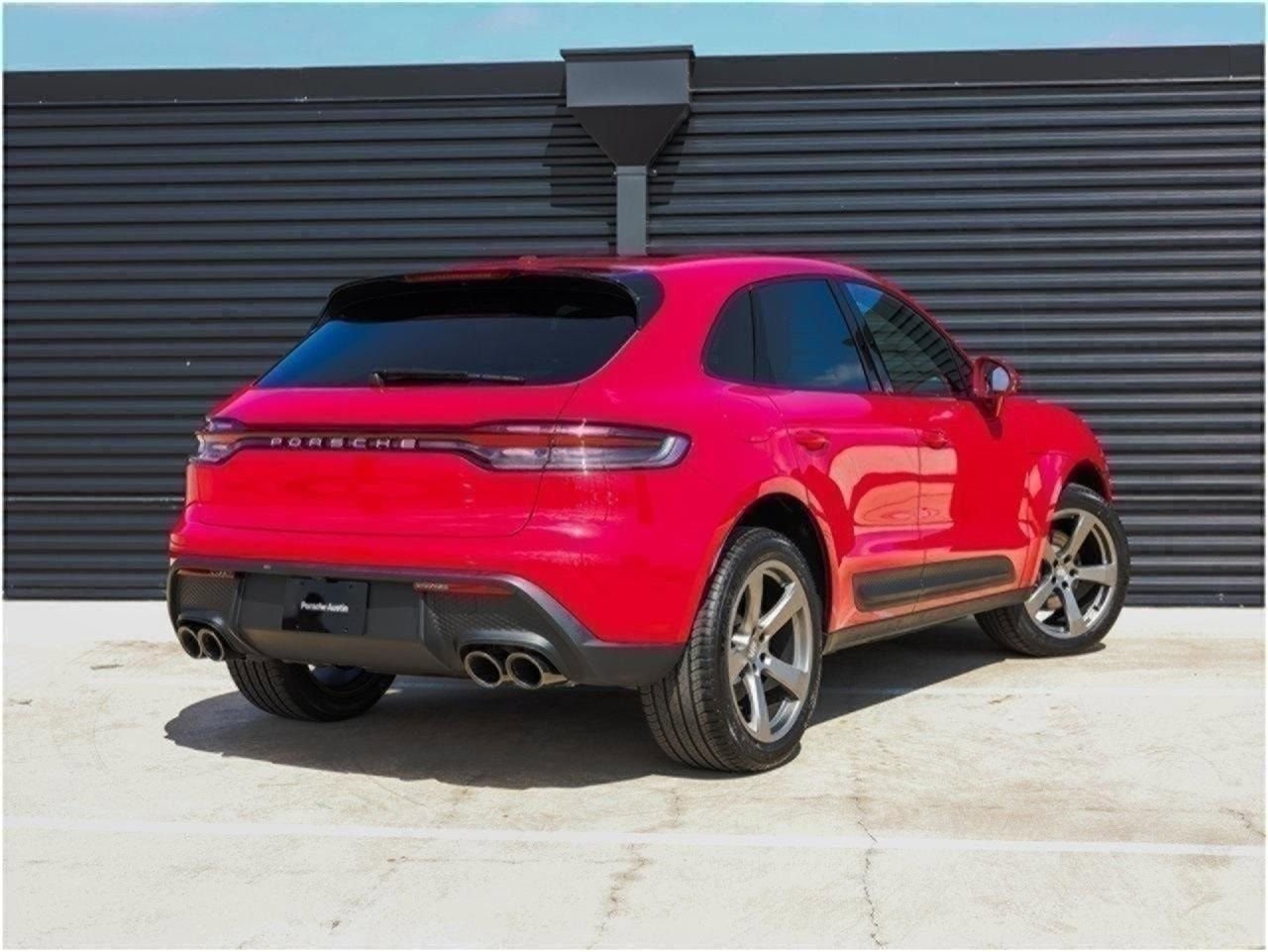 Certified 2025 Porsche Macan AWD/4WD image 7