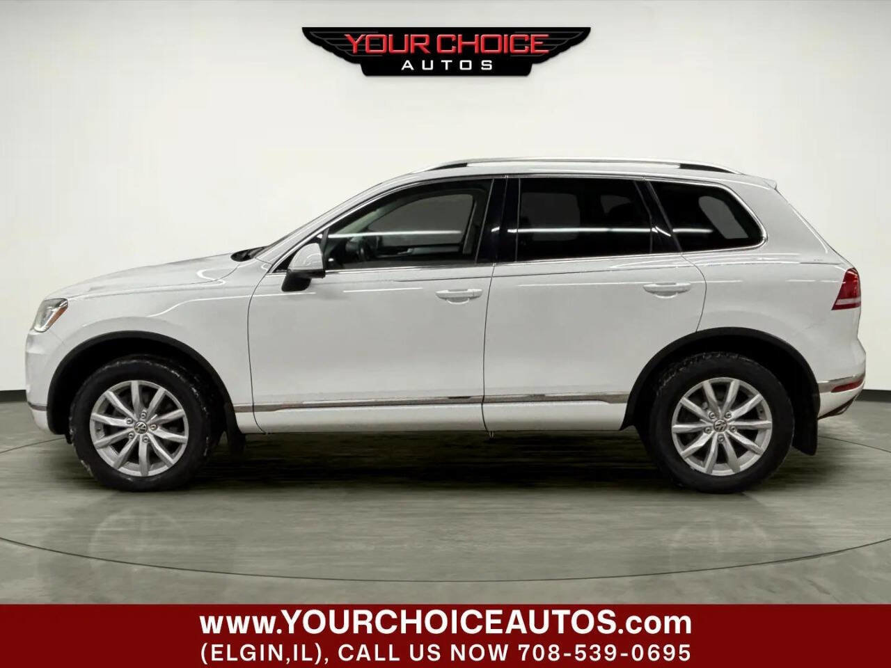 Used 2016 Volkswagen Touareg VR6 image 2