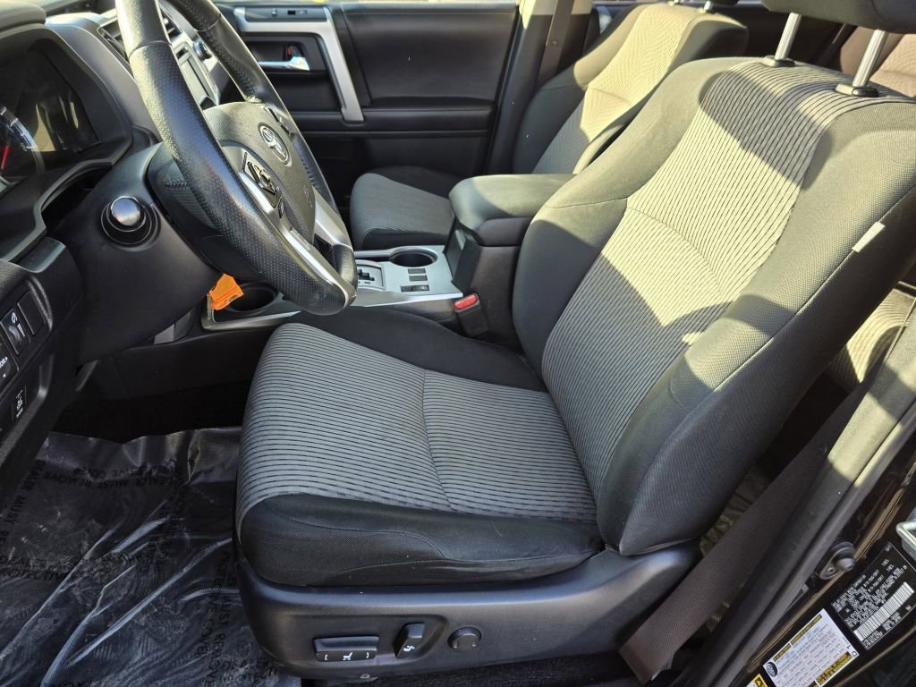 Used 2018 Toyota 4Runner SR5 AWD/4WD image 32