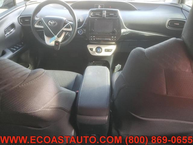 Used 2017 Toyota Prius Three image 9