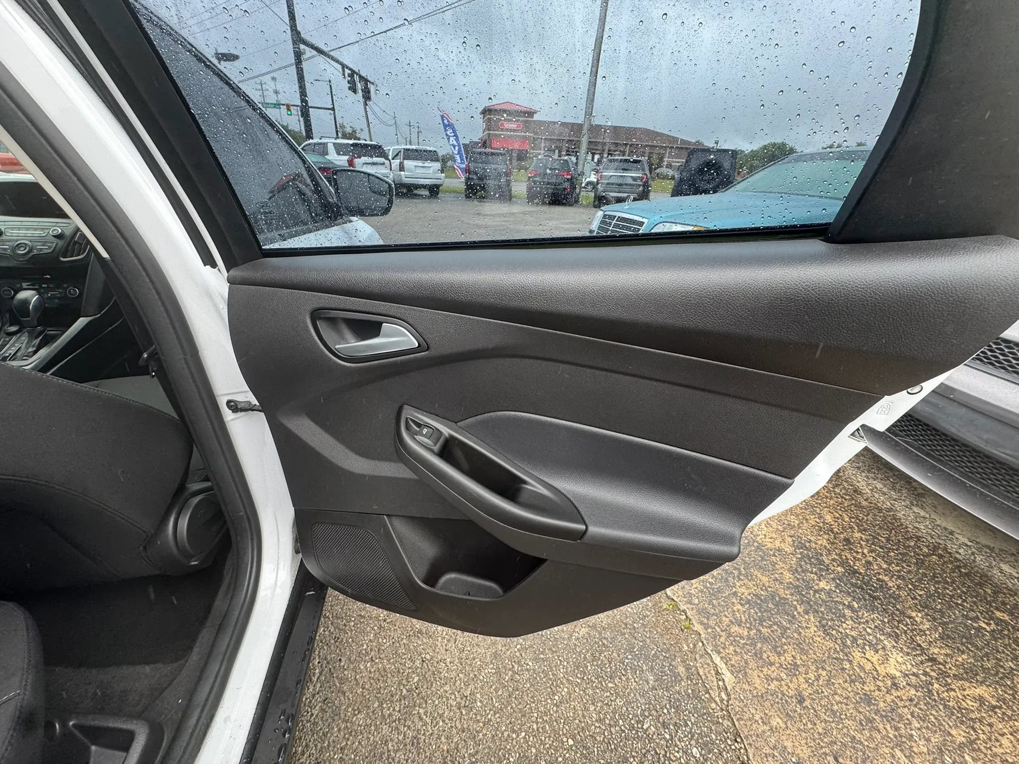 Used 2018 Ford Focus SE FWD image 22