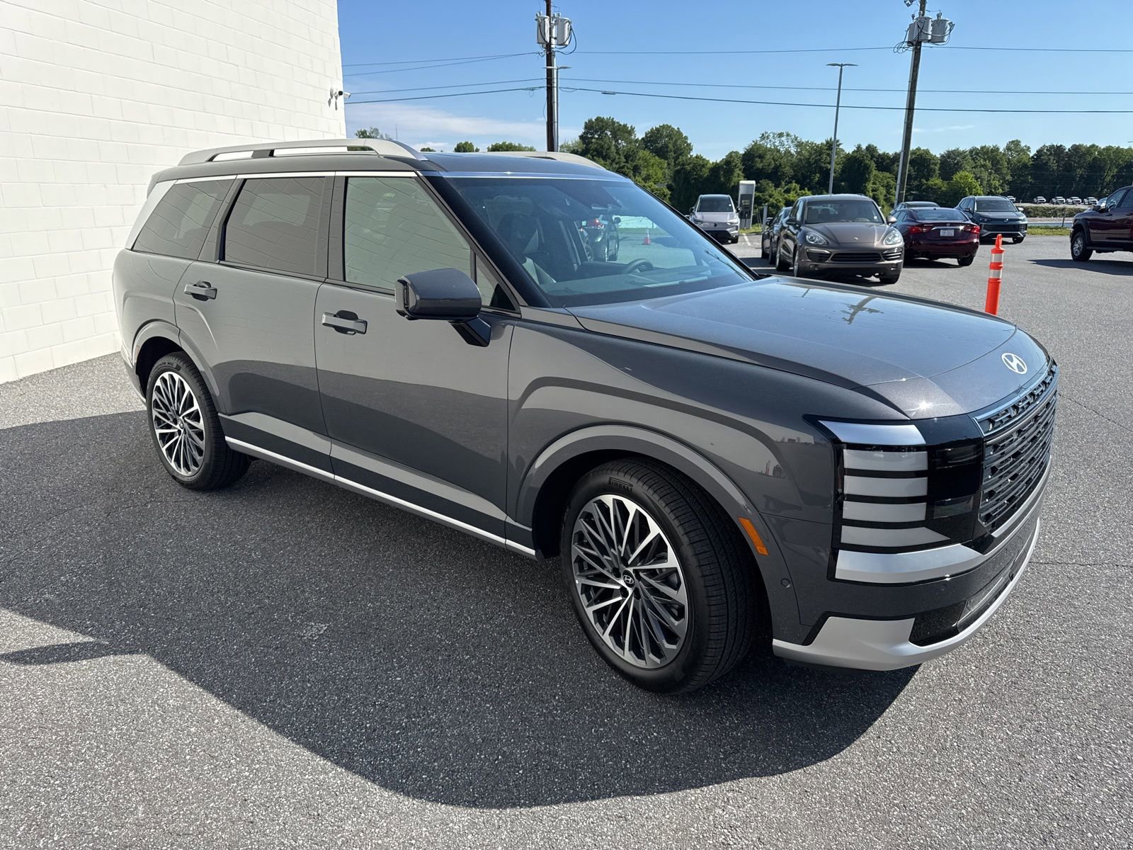 Used 2026 Hyundai Palisade Calligraphy FWD image 3