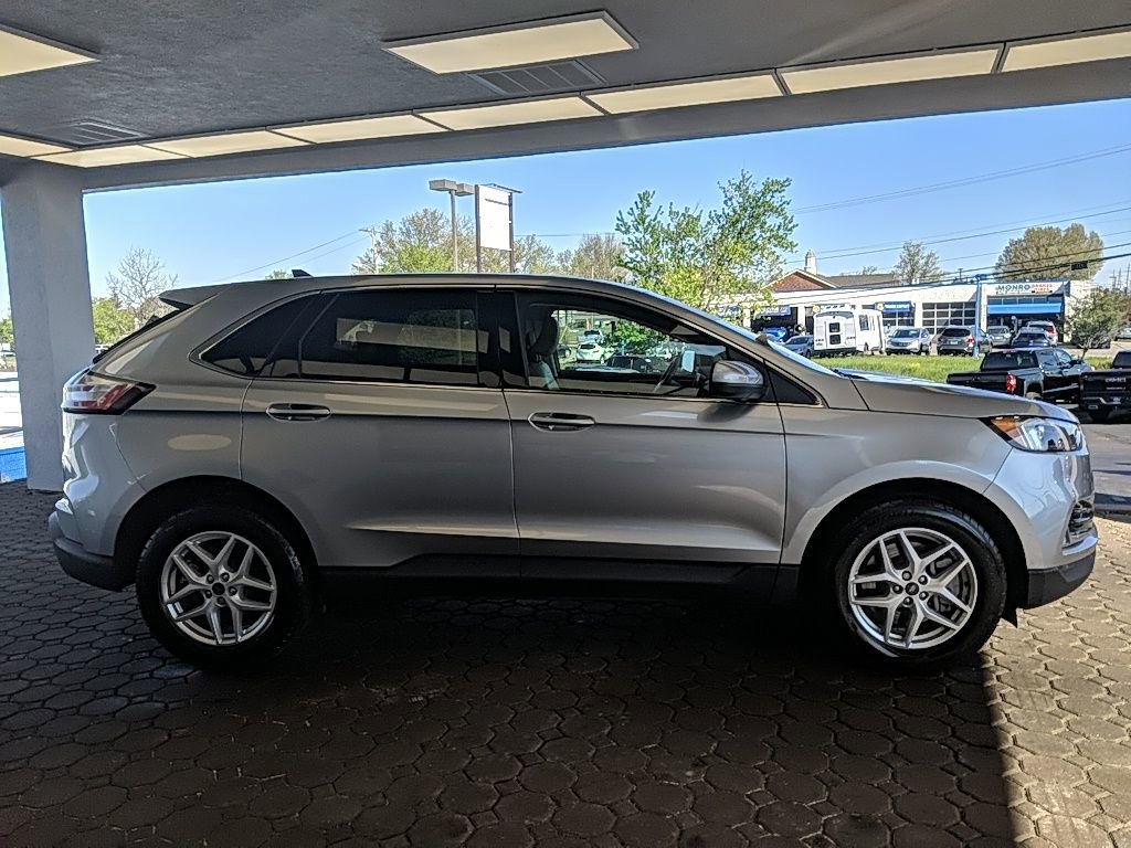 Used 2024 Ford Edge SEL w/ Convenience Package image 5