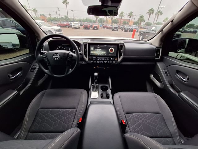 Used 2025 Nissan Frontier SV RWD image 13