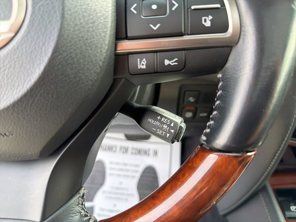 Used 2016 Lexus LX 570 4WD w/ Luxury Package image 33