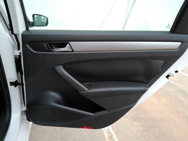 Used 2014 Volkswagen Passat 1.8T Wolfsburg Edition image 21