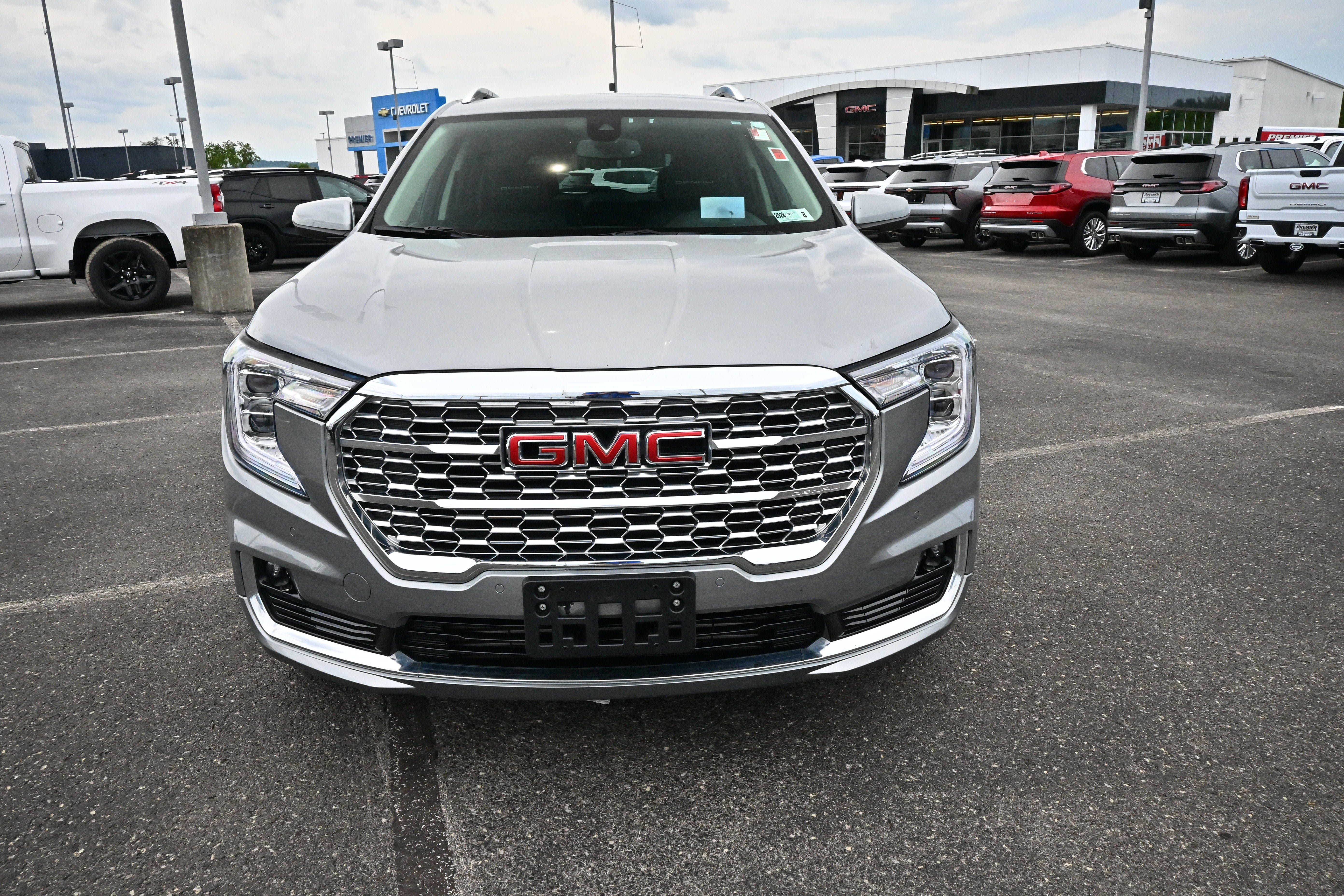 Used 2023 GMC Terrain Denali w/ LPO, Floor Liner Package AWD/4WD image 3