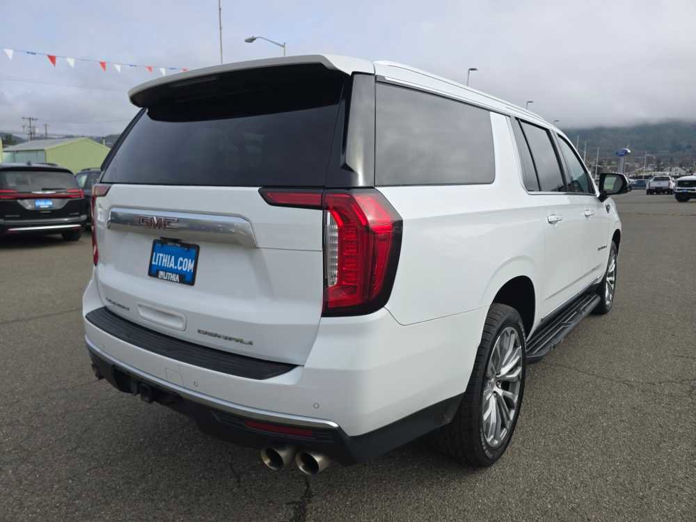 Used 2021 GMC Yukon XL Denali w/ Advanced Technology Package image 5