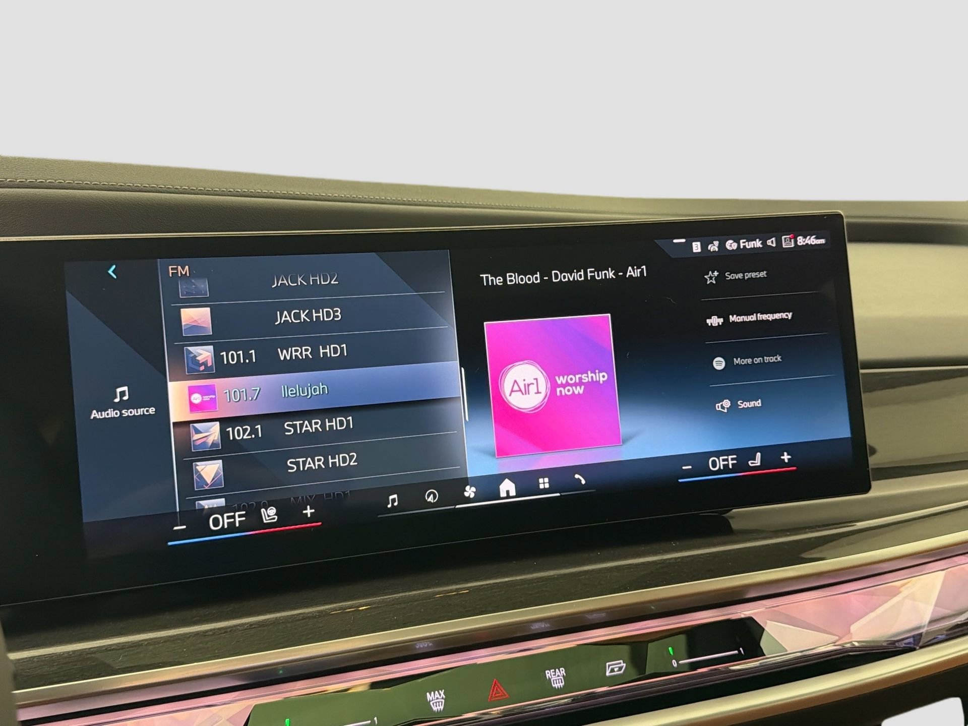 New 2026 BMW 750e xDrive w/ Executive Package AWD/4WD image 14