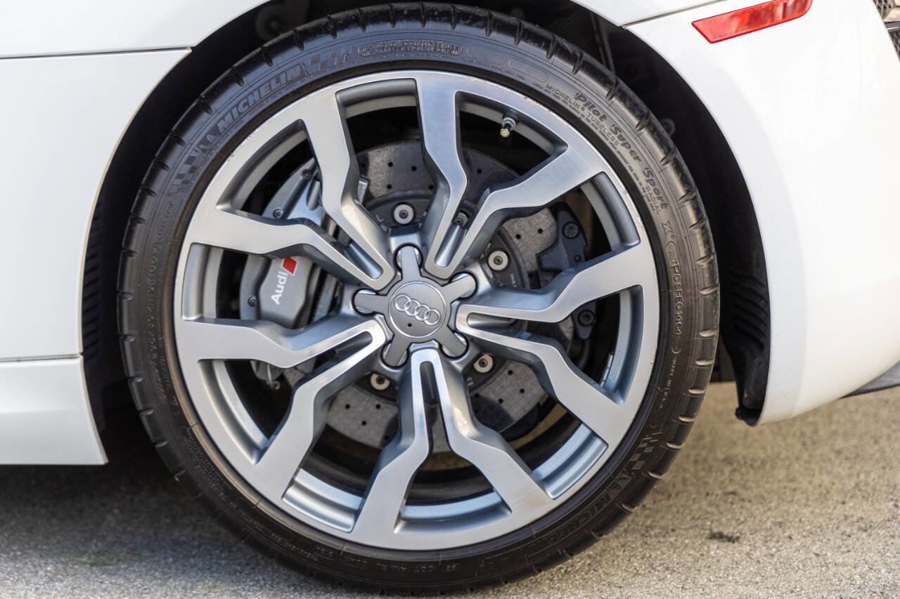 Used 2012 Audi R8 V10 image 12