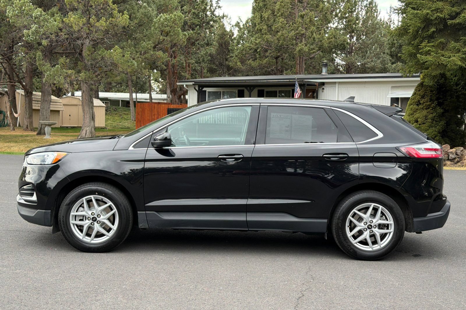 Used 2024 Ford Edge SEL AWD/4WD image 7