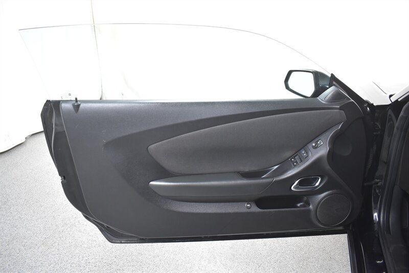 Used 2015 Chevrolet Camaro LT w/ 1LT Preferred Package RWD image 19