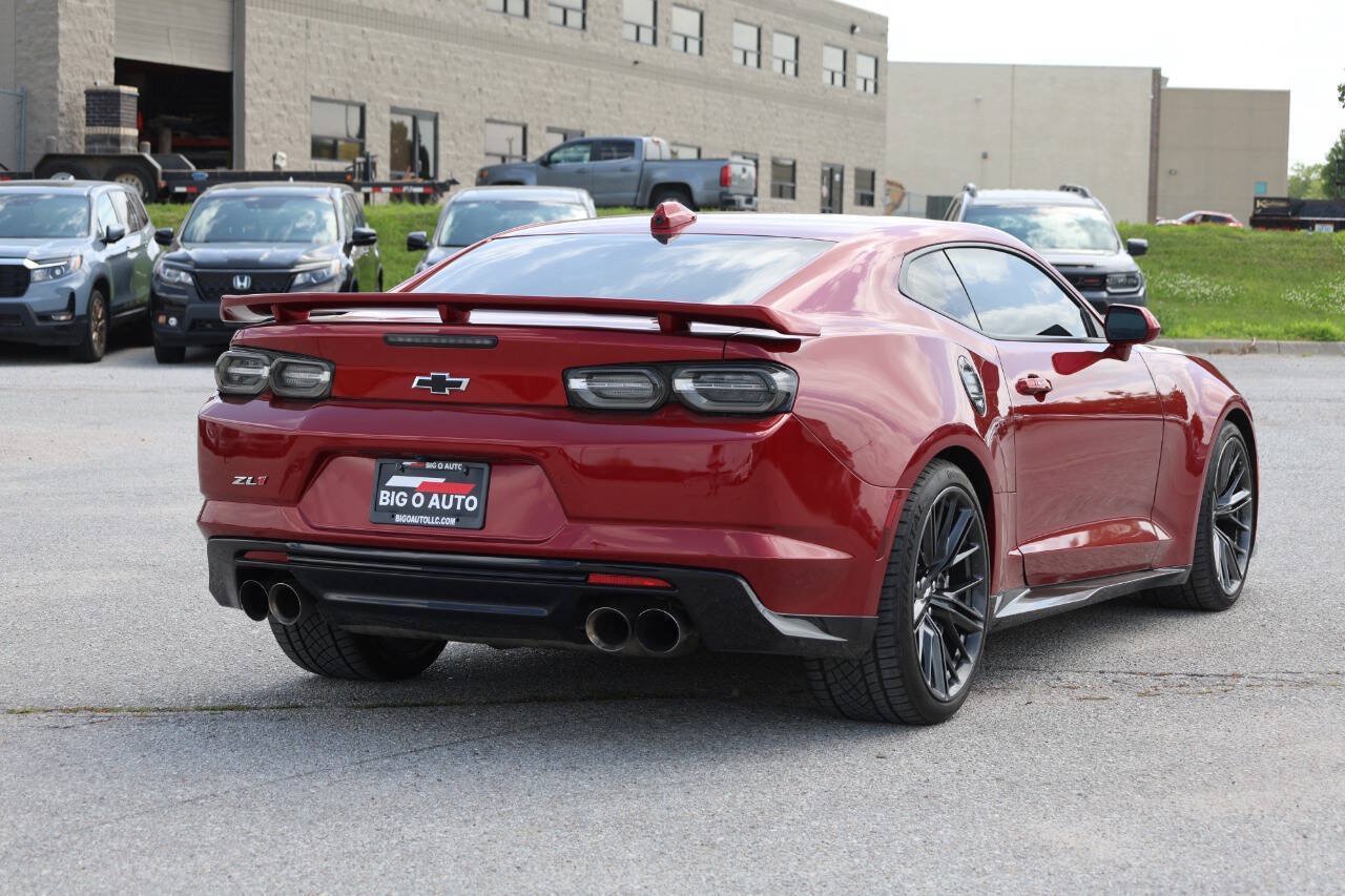 Used 2022 Chevrolet Camaro ZL1 RWD image 9