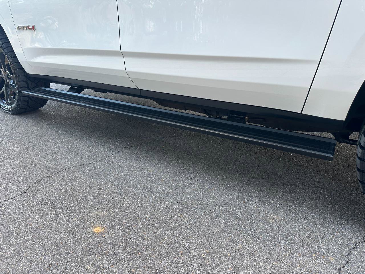 Used 2023 GMC Yukon XL AT4 image 57