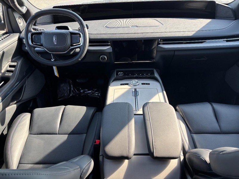 New 2026 Lincoln Navigator Reserve image 12