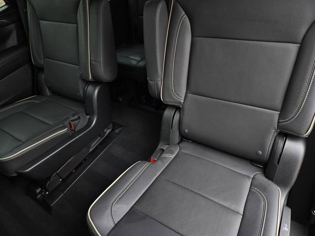 Used 2022 GMC Yukon SLT w/ SLT Premium Package image 16