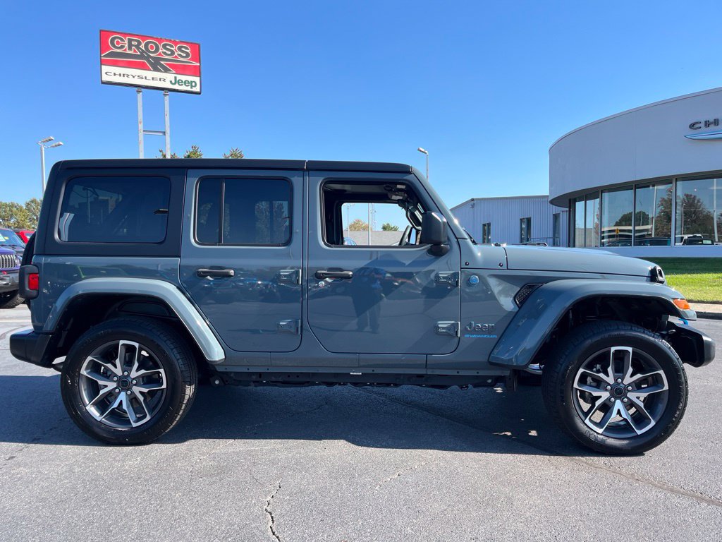 Used 2024 Jeep Wrangler Unlimited w/ Convenience Group AWD/4WD image 55