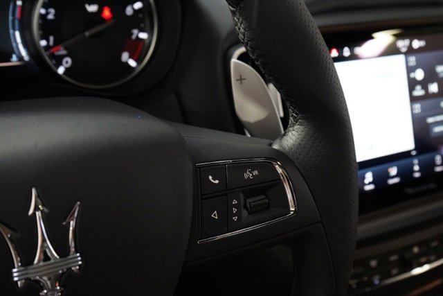 Used 2024 Maserati Ghibli Trofeo image 17