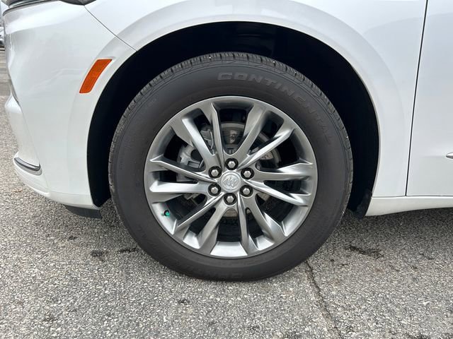 Used 2022 Buick Enclave Avenir w/ Avenir Technology Package AWD/4WD image 10