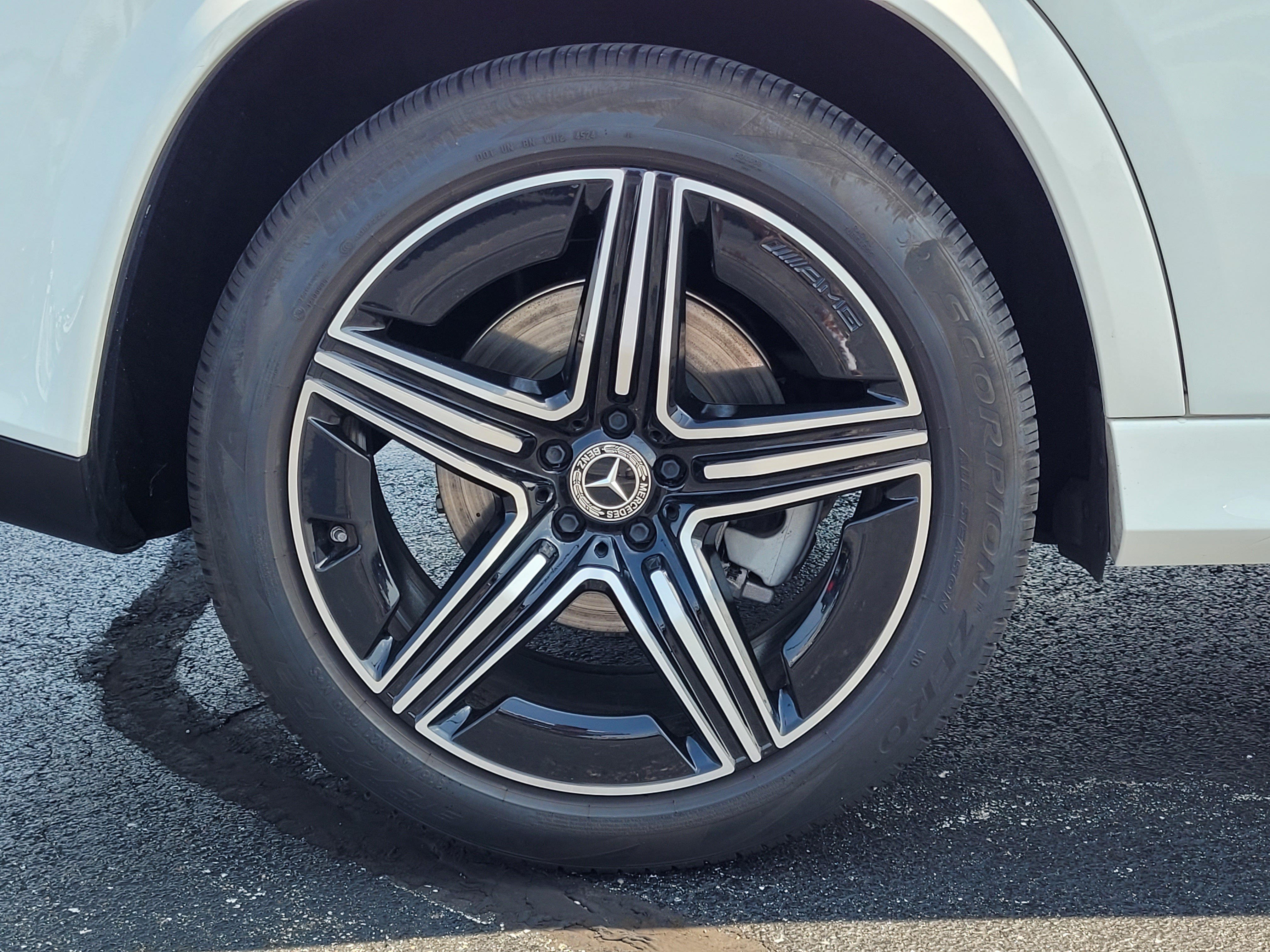 Used 2025 Mercedes-Benz GLE 350 4MATIC image 11