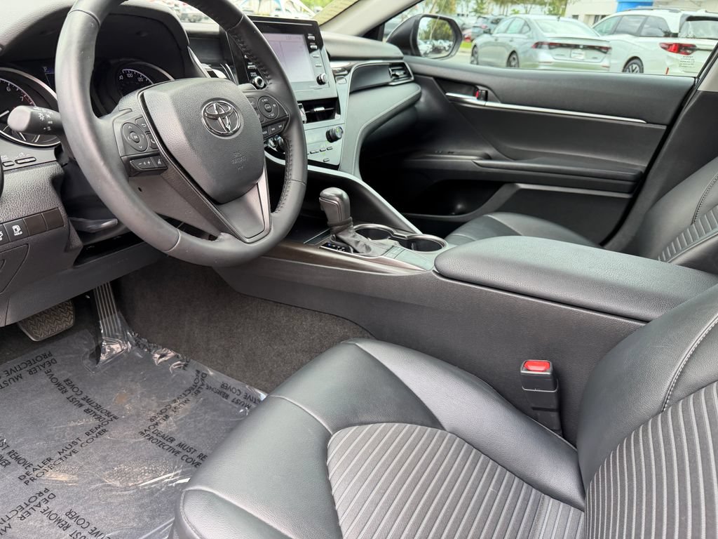 Used 2023 Toyota Camry SE w/ Convenience Package FWD image 18